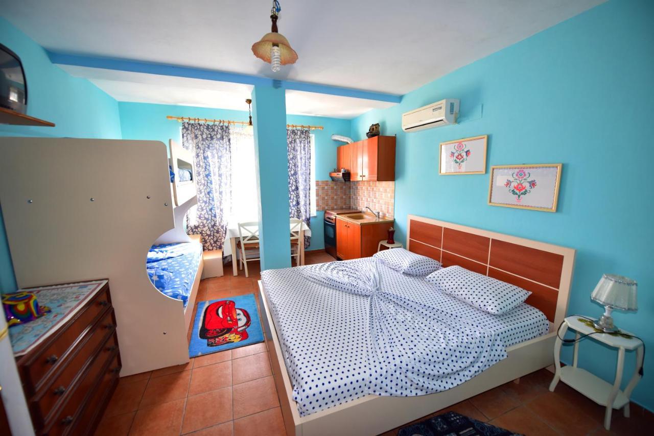 Lovely Apartment W/ Ac + Bath. + Kitchen + Parking And Garden Shkodër Buitenkant foto